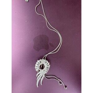 Silver Toned Adjustable Bolo Tie Style Wreath/ Flower Pendant Necklace  26”